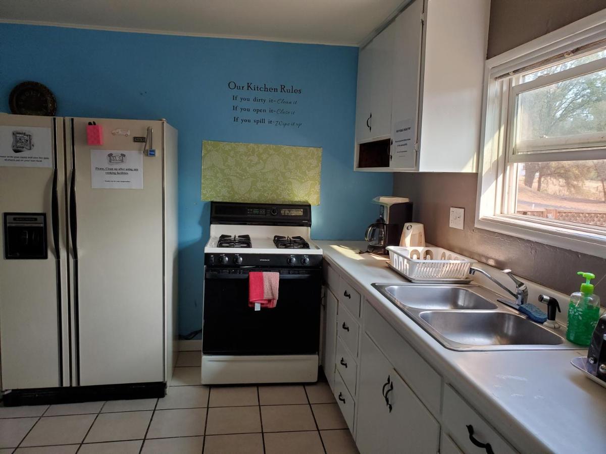 Yosemite International Hostel Groveland Exterior photo